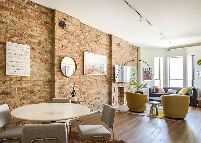 Beautifully Remodeled Third Floor Flat In River North - 3n Chicago