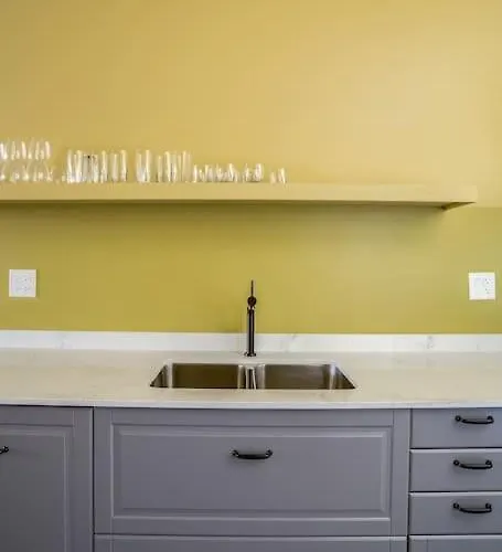 Beautifully Remodeled Third Floor Flat In River North - 3n * Chicago