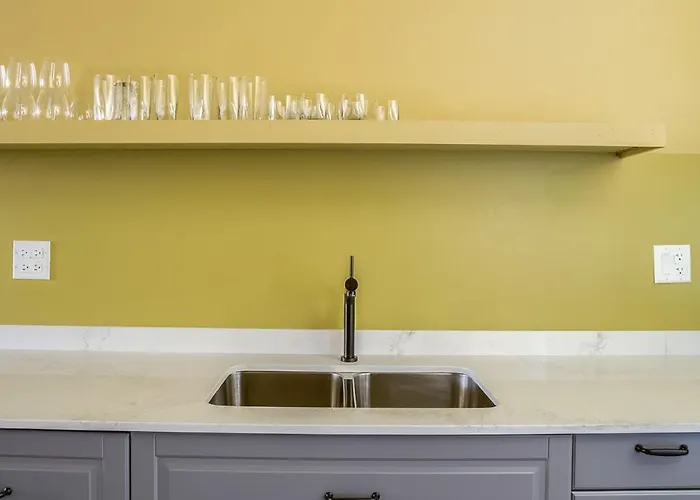 Beautifully Remodeled Third Floor Flat In River North - 3n Appartamento