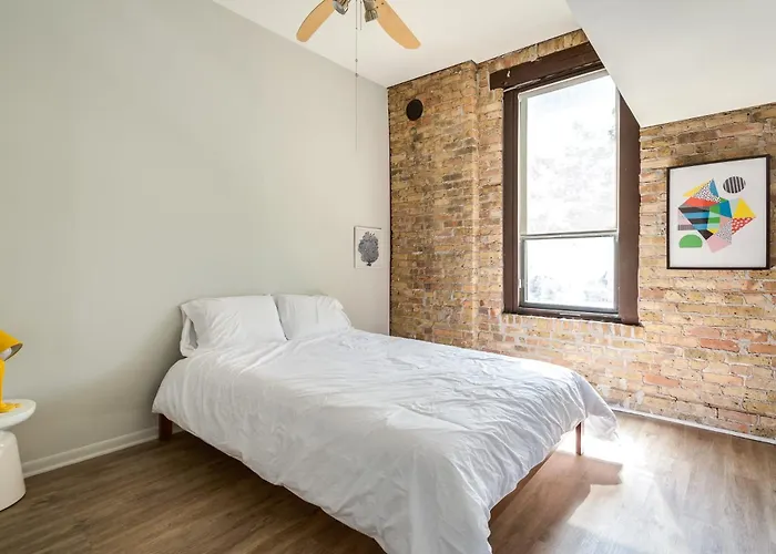 Beautifully Remodeled Third Floor Flat In River North - 3n Appartamento